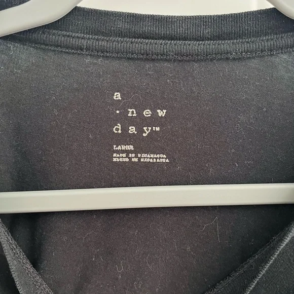 a new day comfy casual black women's tshirt size large - Picture 3 of 4